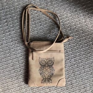 Small purse with Owl on the front